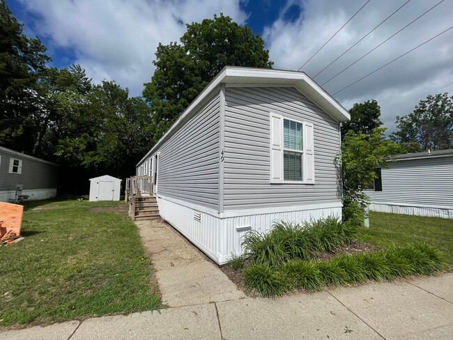 Building Photo - 49 W Manor St