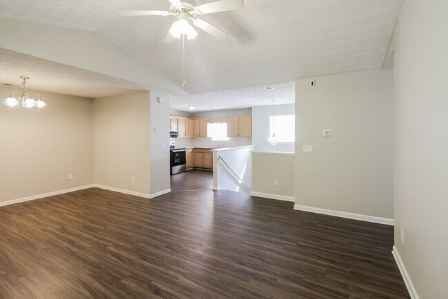 Building Photo - 40 Hunters Ridge Ct