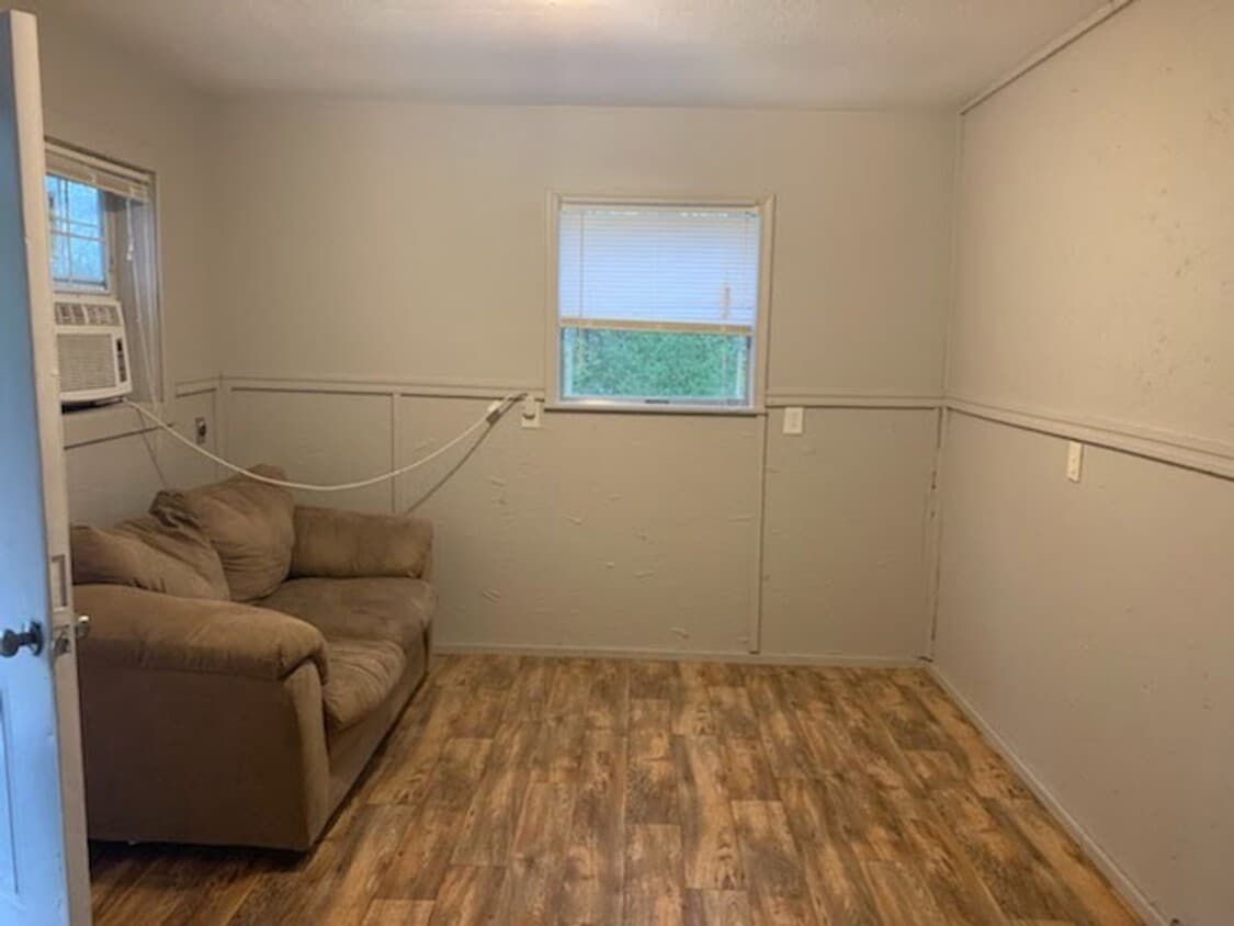 Foto del edificio - One Bedroom Efficiency