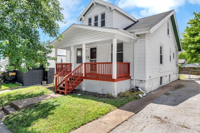 Building Photo - 1223 Gruner pl