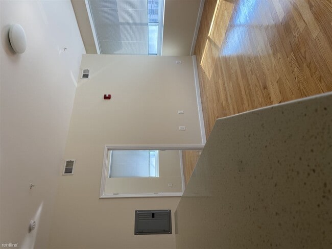 Building Photo - 1 br, 1 bath  - Kennedy Lofts 6g