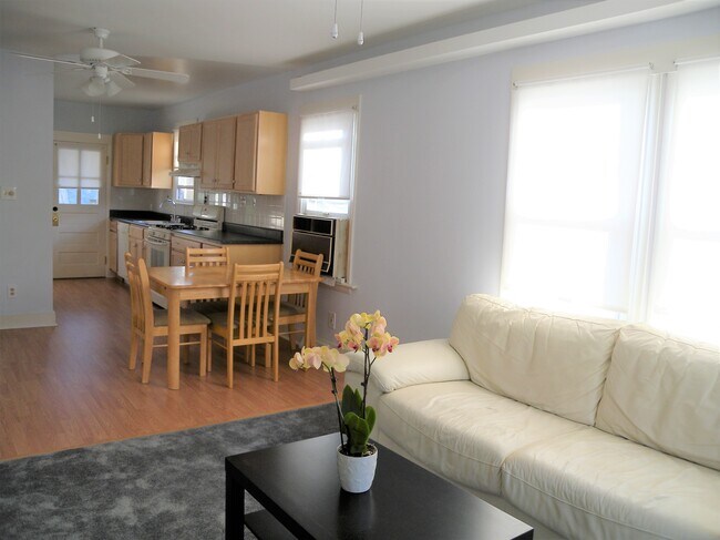 Comedor - 5138 9th St N