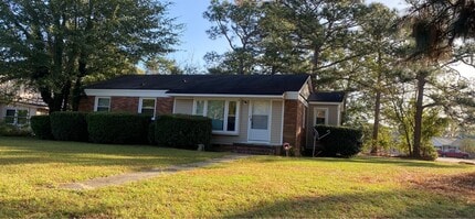 Building Photo - 1829 Inverness Dr