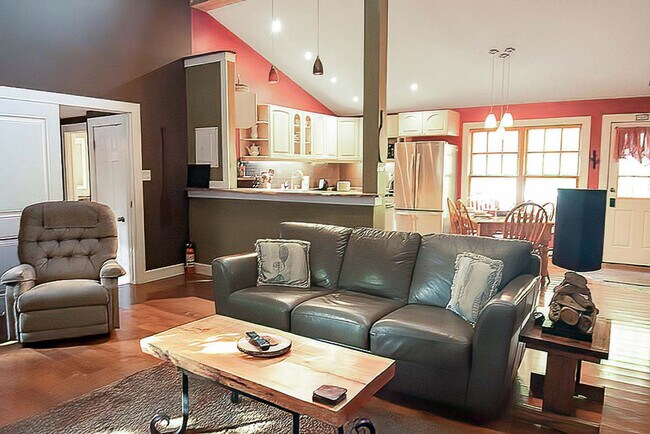 Photo du bâtiment - 7394 Hwy 6