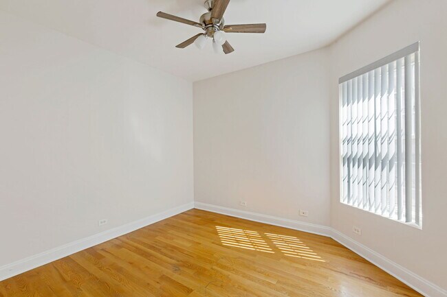 Bedroom - 4529 S Michigan Ave