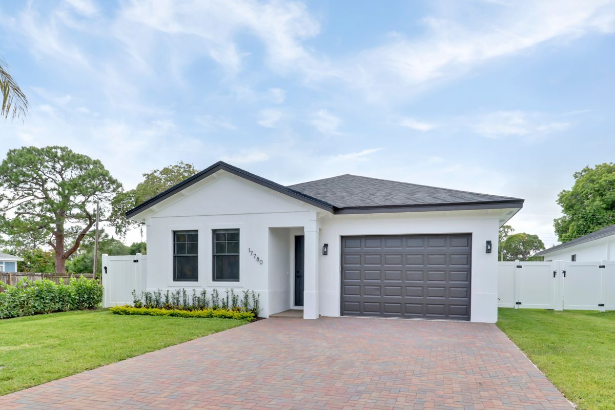Foto principal - 17780 Thelma Ave