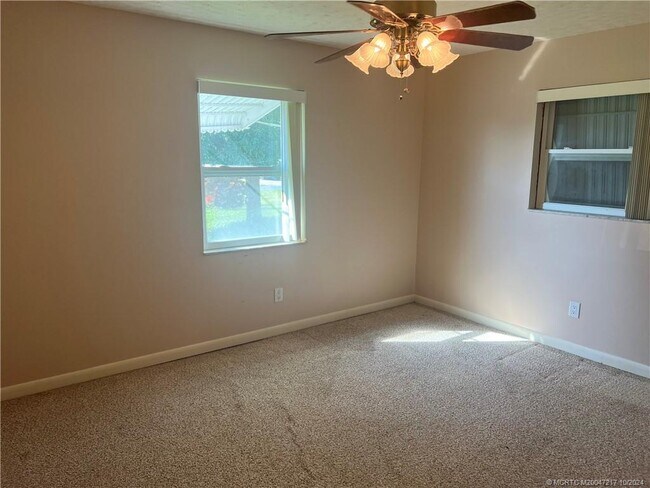 Foto del edificio - 1467 SE Andrews St