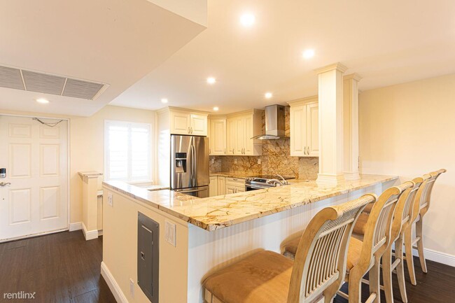 Building Photo - 2 br, 2 bath House - 2871 N Ocean Blvd Apt...