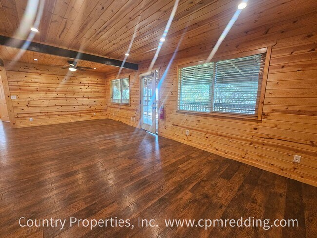 Foto del edificio - 13477 Oak Run Rd