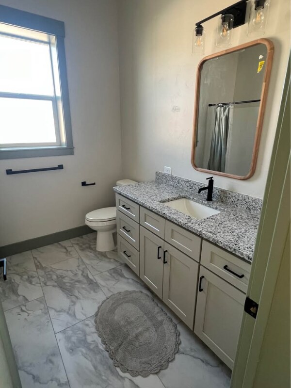 Foto del edificio - 422 W 18th St