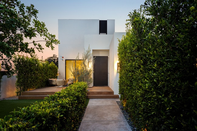 Building Photo - 133 N Edinburgh Ave