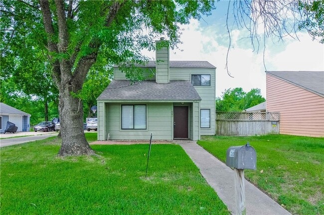 Photo - 1506 Lemon Tree Ln House