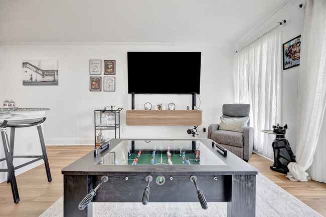 Building Photo - 2506 N Rocky Point Dr