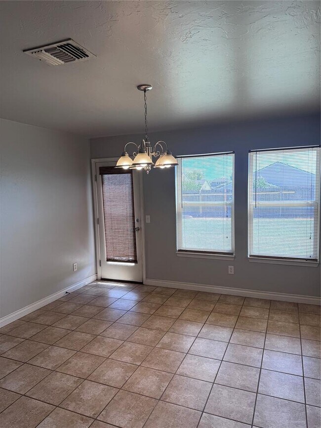 Foto del edificio - 1700 NW 145th St