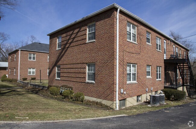 Building Photo - 1990 Elmwood Ave