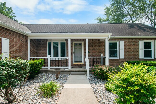 Building Photo - 1511 Fall Creek Ln