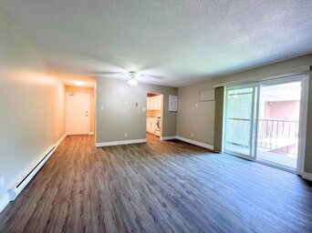 Photo du bâtiment - Suncoast Heights Apartments