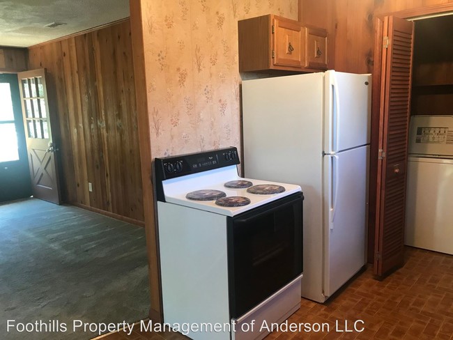 Building Photo - 3 br, 1 bath House - 106 Possum Ln