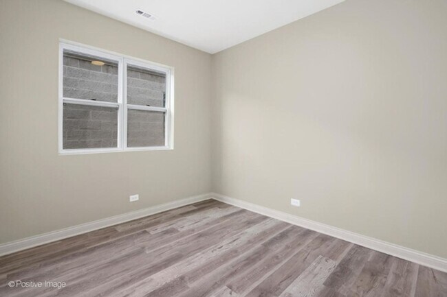 Foto del edificio - 2855 W Arthington St
