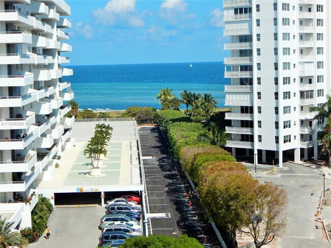Building Photo - 170 Ocean Ln Dr
