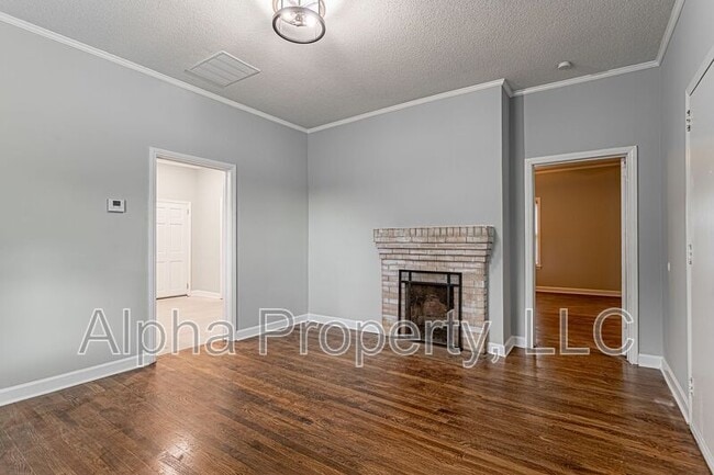 Building Photo - 56 Hutchins St