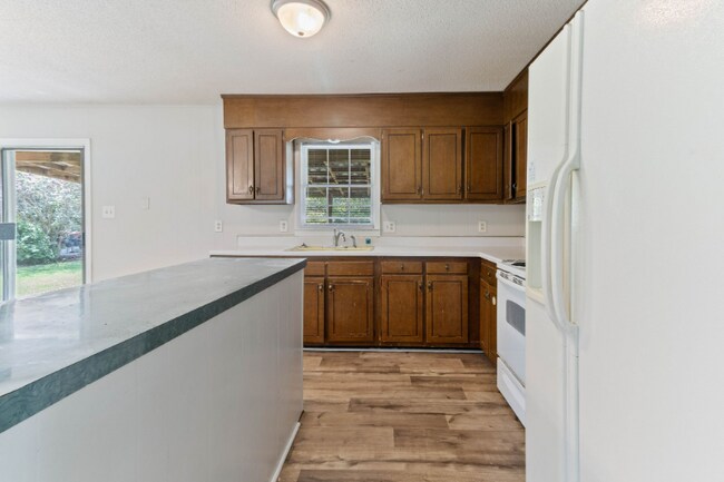Foto del edificio - 6118 Lexington Dr