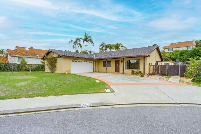 Building Photo - 4 bedroom home in amazing La Costa Community!