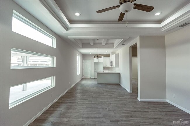 Foto del edificio - 11 W Harrison Ave