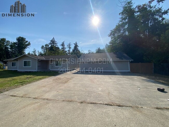 Building Photo - Modern Remodel – 4 Bed, 2 Bath Home in Pri...
