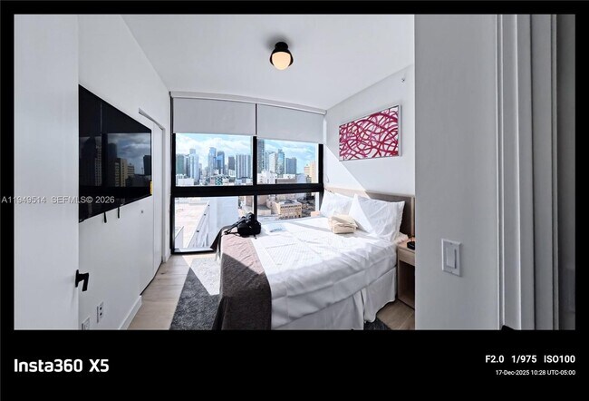 Foto del edificio - 225 N Miami Ave