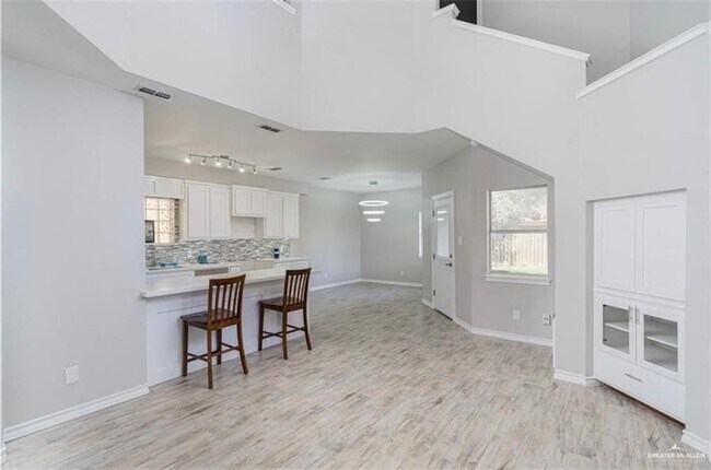 Foto del edificio - 3204 Black Oak Ln