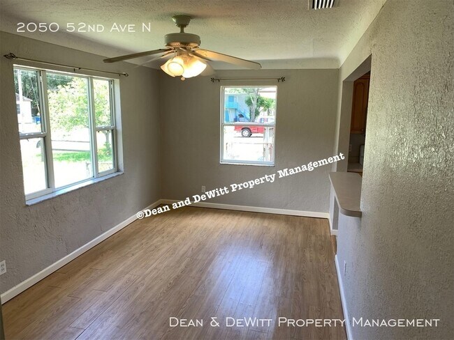Building Photo - Adorable 2/1 Starter Home - For Rent