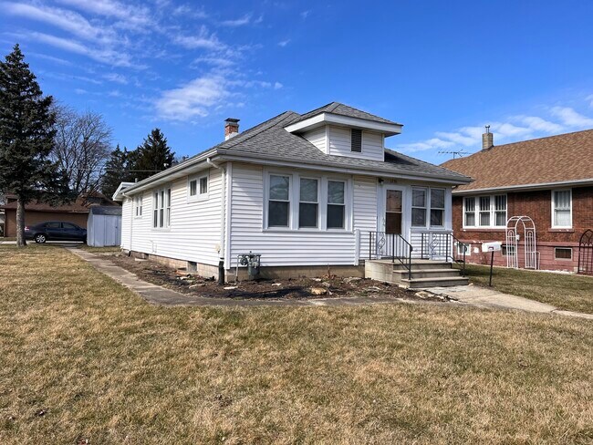 Building Photo - 1251 Cora St
