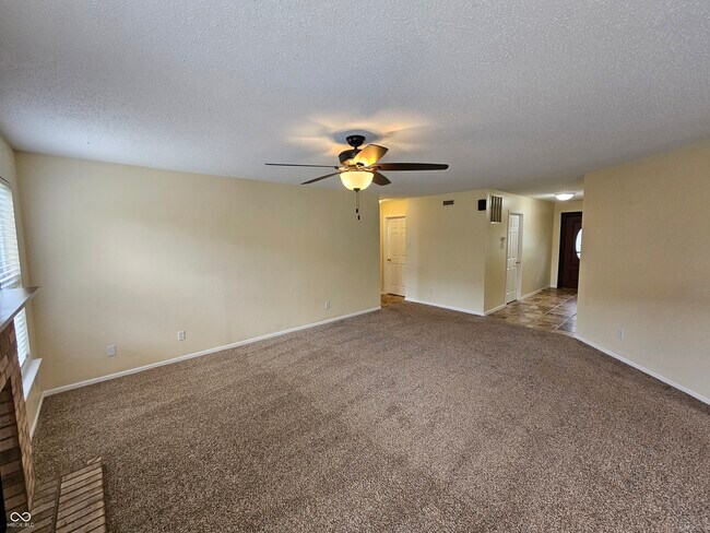Foto del edificio - 14543 Lee Stewart Ln