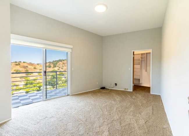 Building Photo - 3630 Avenida del Sol