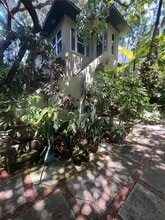 Building Photo - 814 Michigan Ave