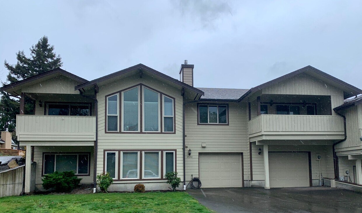 Browns Point large duplex - 2800+ sq ft, ... - Browns Point large duplex - 2800+ sq ft,  ...