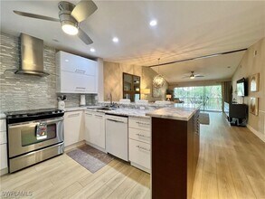 Building Photo - 1120 Sarah Jean Cir