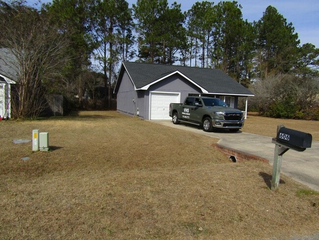 Building Photo - Beautiful 3bd/2ba