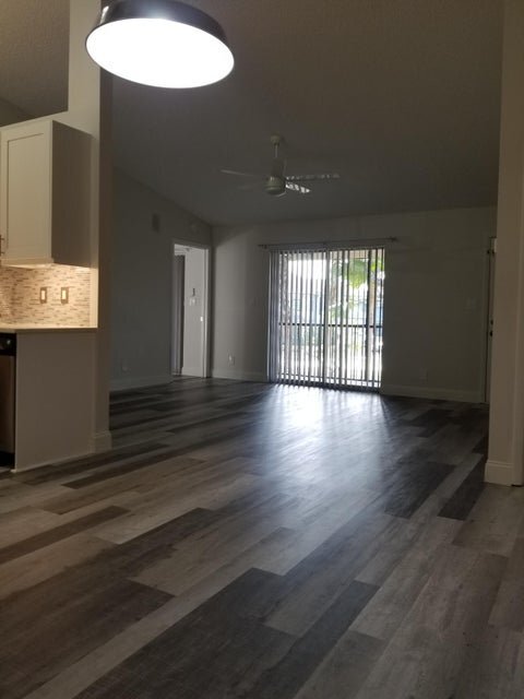 Building Photo - 6556 Chasewood Dr