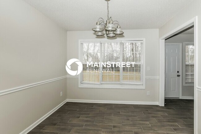 Foto del edificio - 4 Bedroom Pet-Friendly Home in JONESBORO, GA with Main Street Renewal