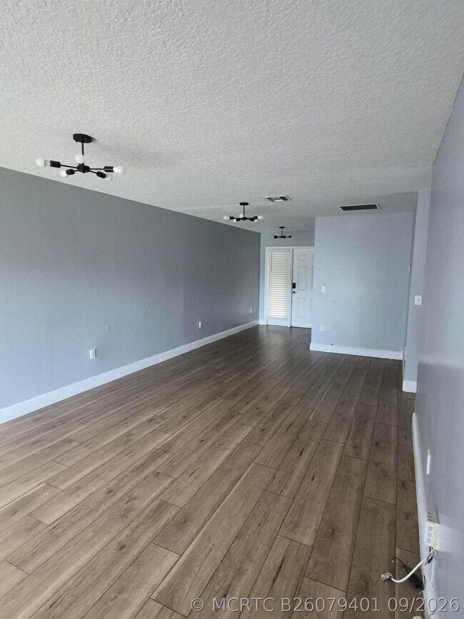 Foto del edificio - 5837 Tyler St