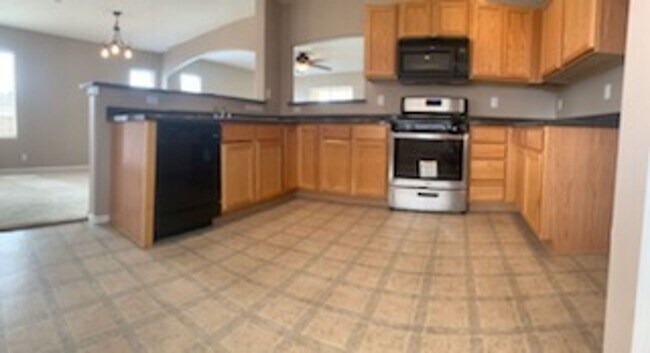 Foto del edificio - Beautiful two story, four bedroom home in North Hills Rio Rancho for lease