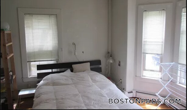 Foto del edificio - 220 Banks St