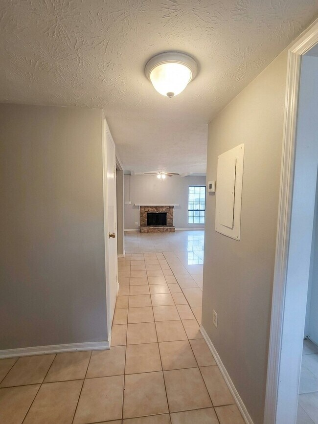 Foto del edificio - 6427 Woodstone Way
