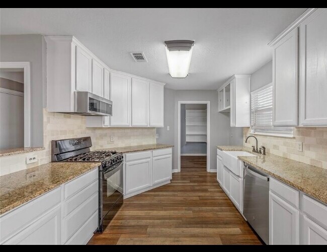 Foto del edificio - 1600 Kingsgate Dr