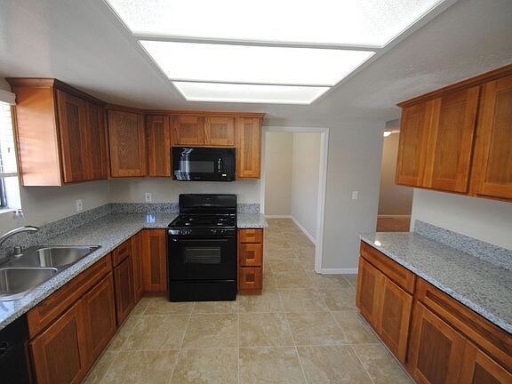 Building Photo - single family home