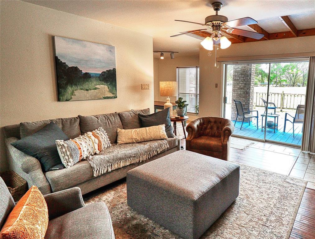 Primary Photo - 16158 Seahorse Dr