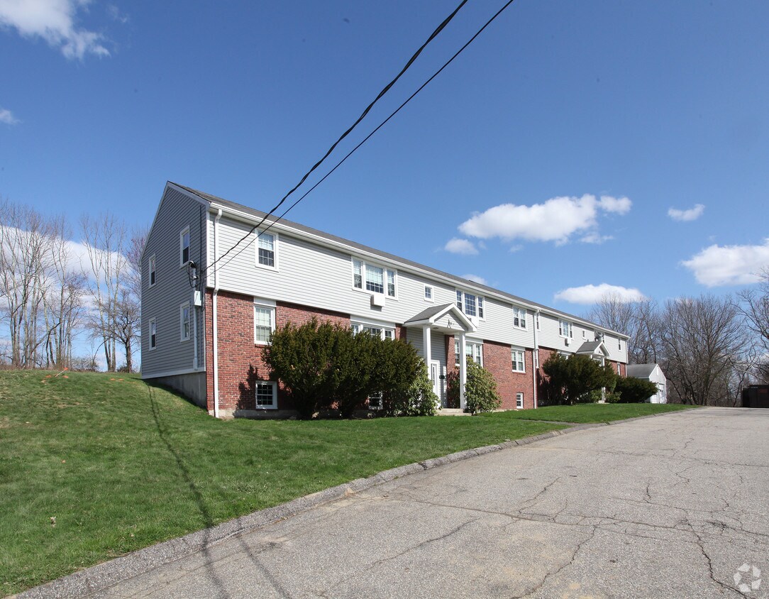 102 Wellswood Rd, Columbia, CT 06237 Apartments in Columbia, CT