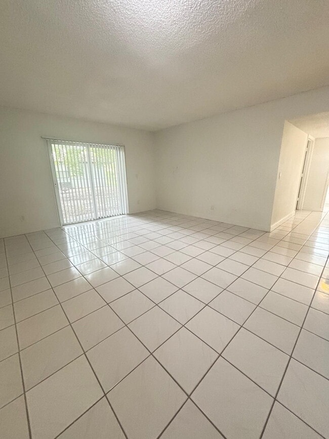 Foto del edificio - Charming 3 Bedroom 2 Bath